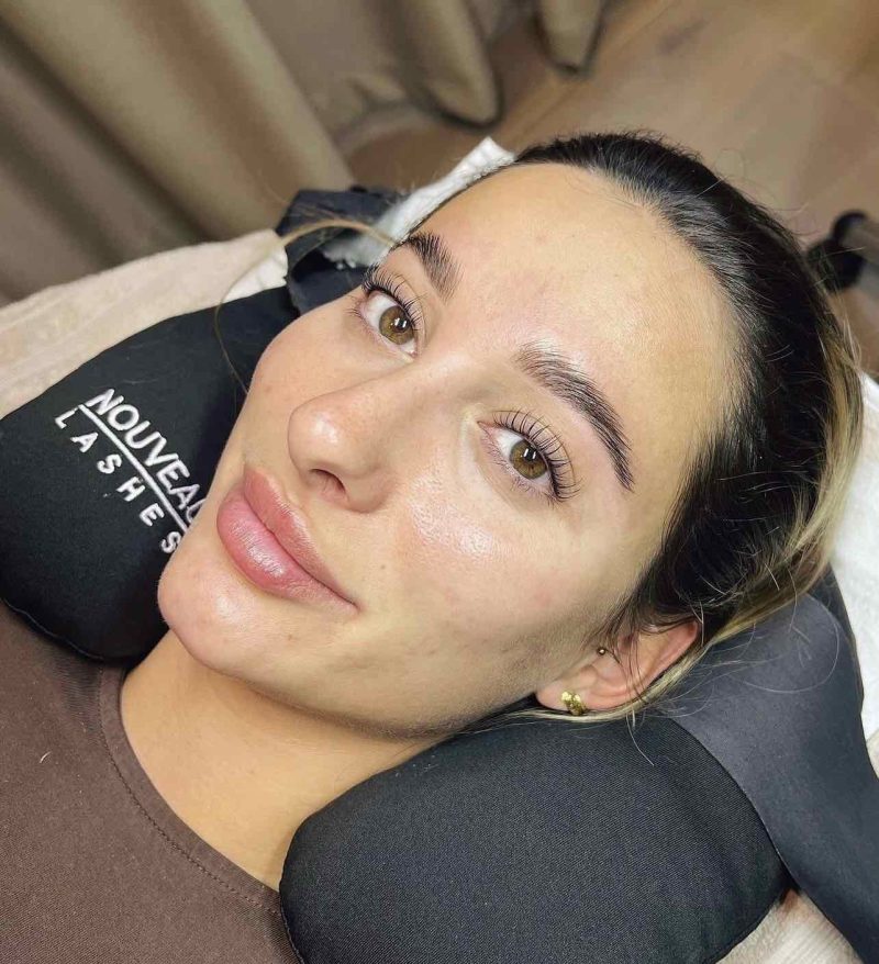 Nouveau Lashes Neck Pillow